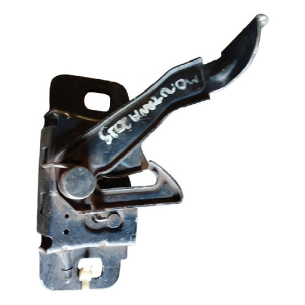 Fechadira Do Capô Chevrolet Montana 2015