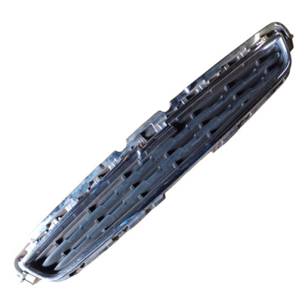Grade Dianteira Superior Radiador Gm Tracker Ltz 1.8 2015 